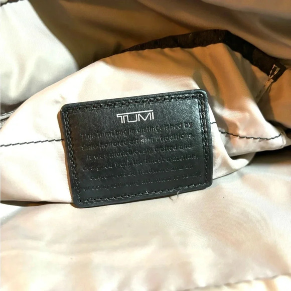 Tumi black nylon shoulder handbag - Picture 10 of 11